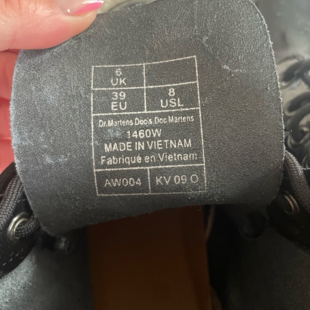PATENT LEATHER DOC MARTENS 🖤📞♠️ - Picture 3 of 8